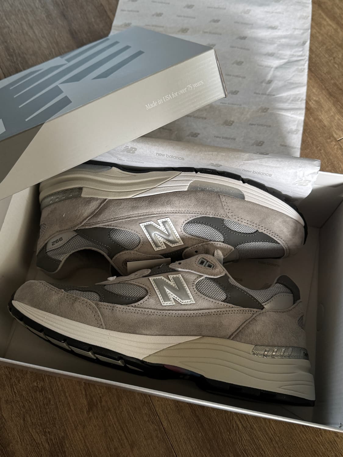 뉴발란스 992 그레이 275 U992GY 상품이미지2