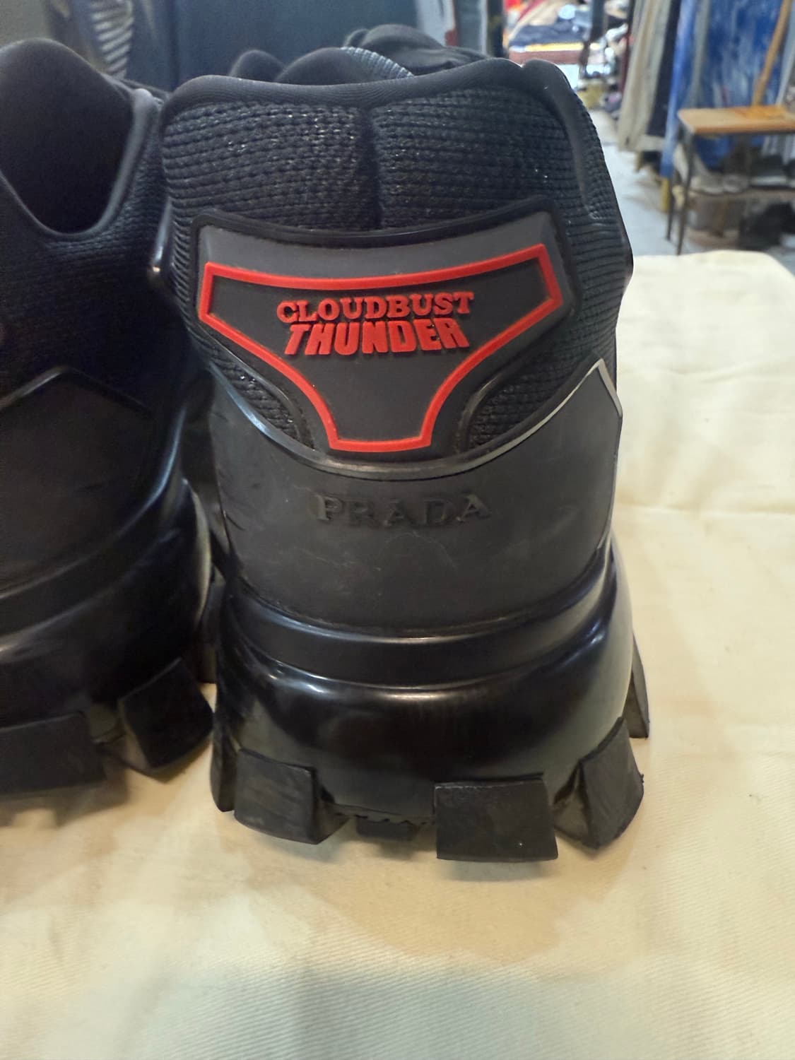 8/270 정품 프라다 클라우드 버스터 썬더 스니커즈 팝니다 상품이미지4