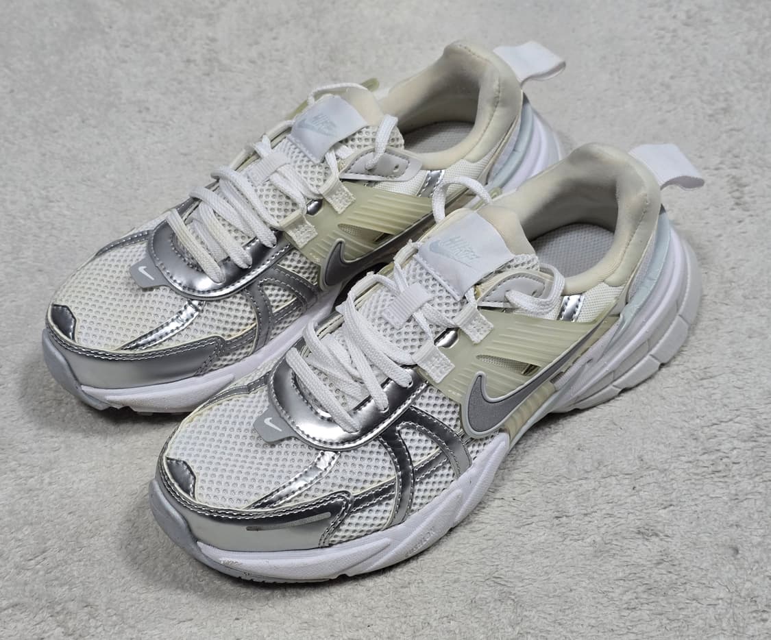 나이키 V2K 런 메탈릭 실버 운동화 240 상품이미지3