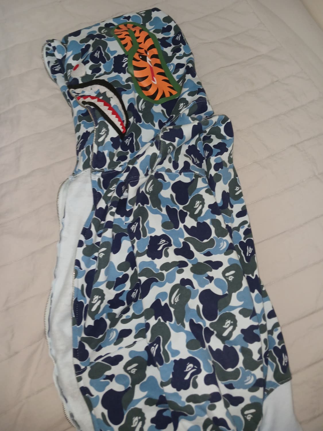 베이프 샤크후드 하늘색 상품이미지1