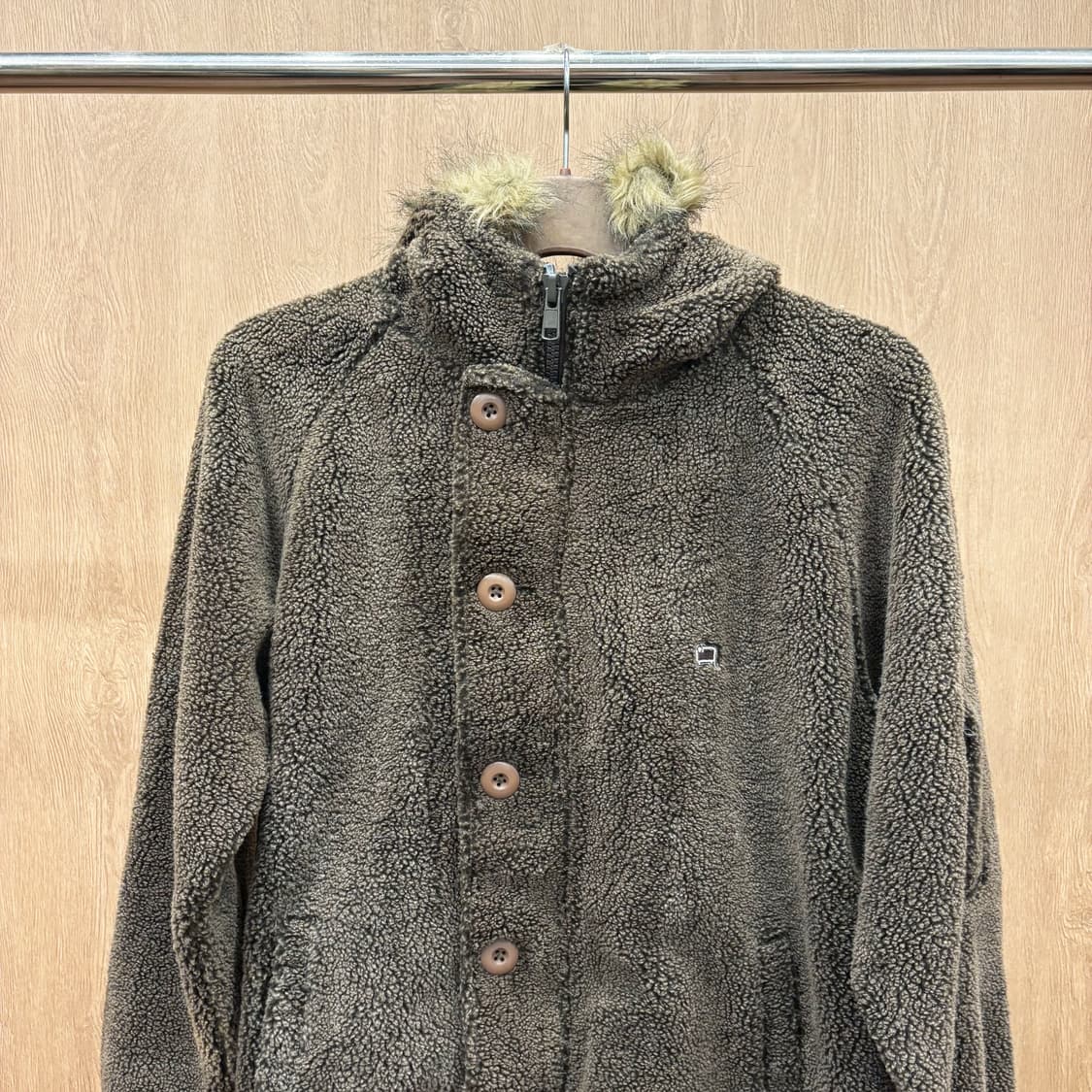 울리치 보아 플리스 후드 자켓 페이크 퍼 트리밍 소매 포켓 디테일 브라운 상품이미지4