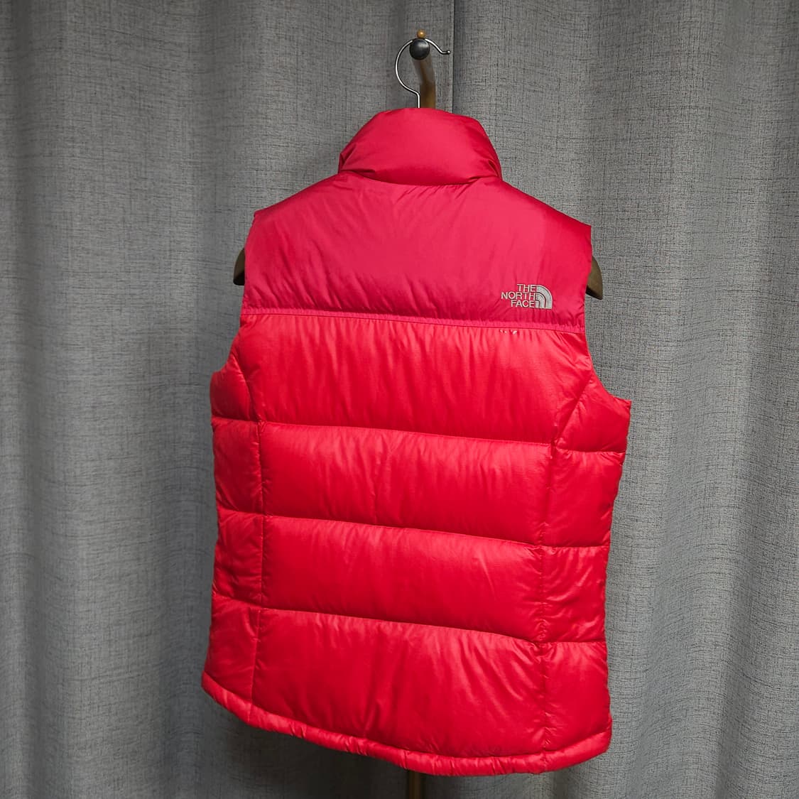 L ) 노스페이스 여성  700 눕시 패딩 베스트 레드 상품이미지3