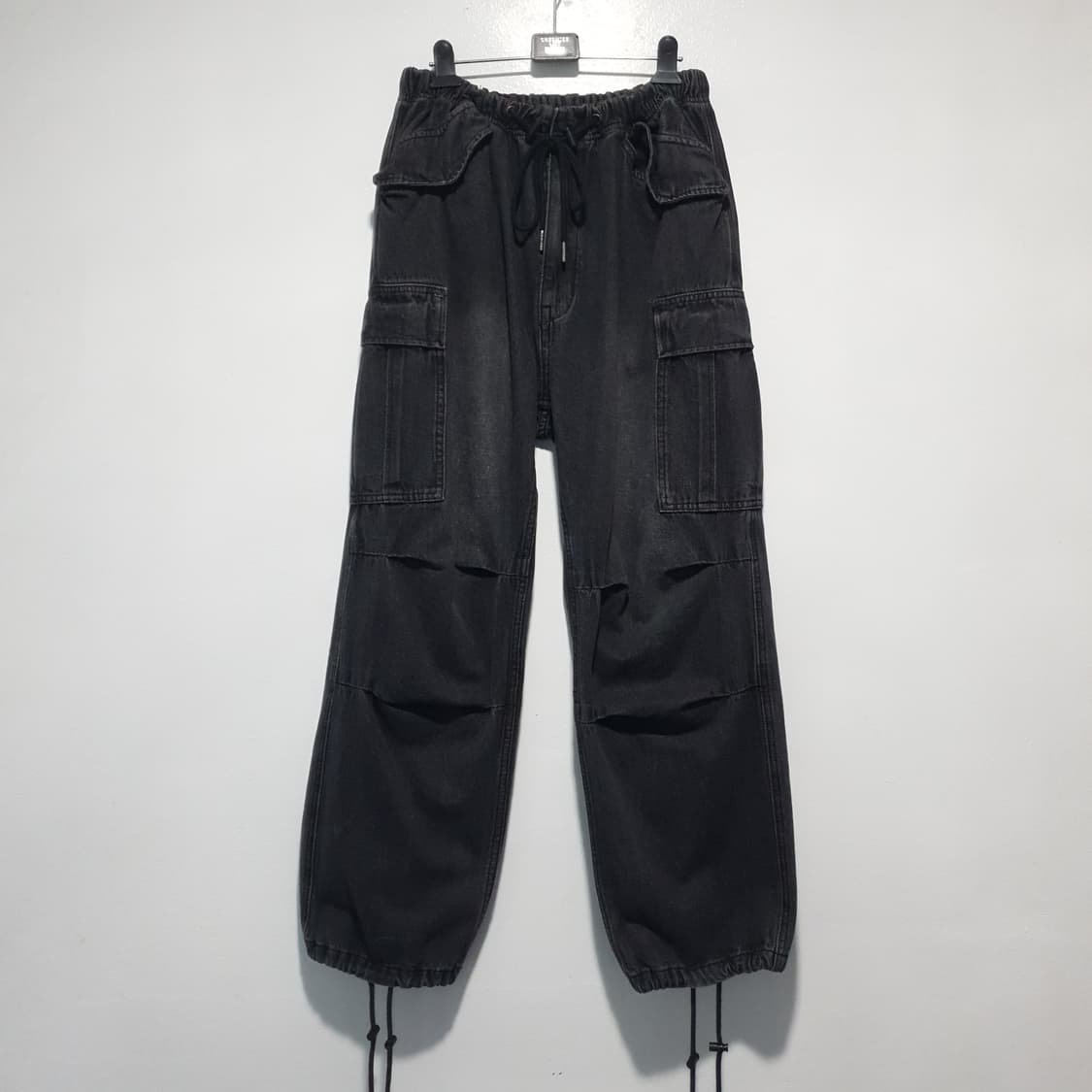 아웃스탠딩 신형 23FW M65 와이드 흑청 데님 카고 팬츠 블랙 1 상품이미지1