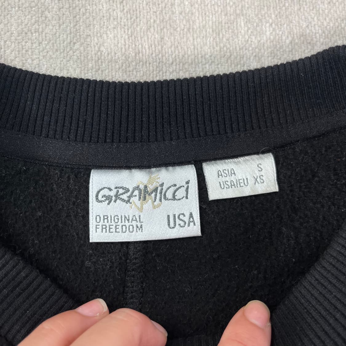 100 그라미치 플리스 맨투맨 상품이미지4