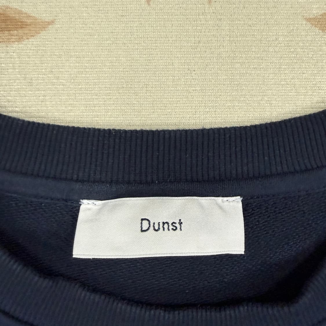 (L)던스트 DUNST 큐피드캠퍼스 맨투맨(네이비) 상품이미지2