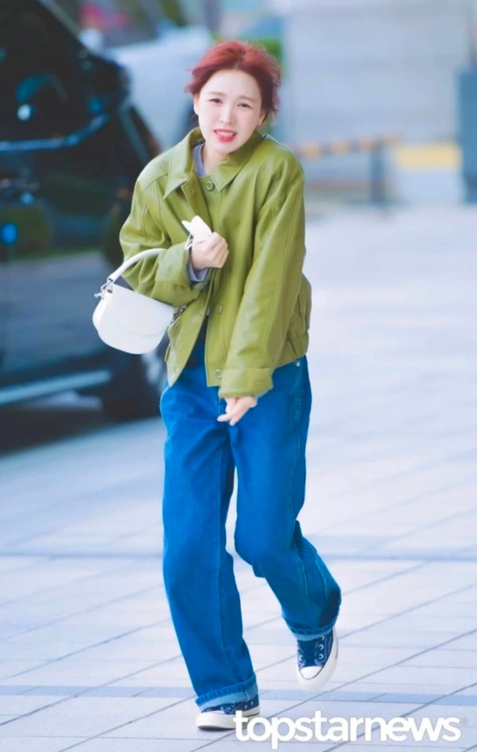 새제품) 파르티멘토우먼 레더 크롭 블루종 올리브그린 레드벨벳 웬디 착용 상품이미지5