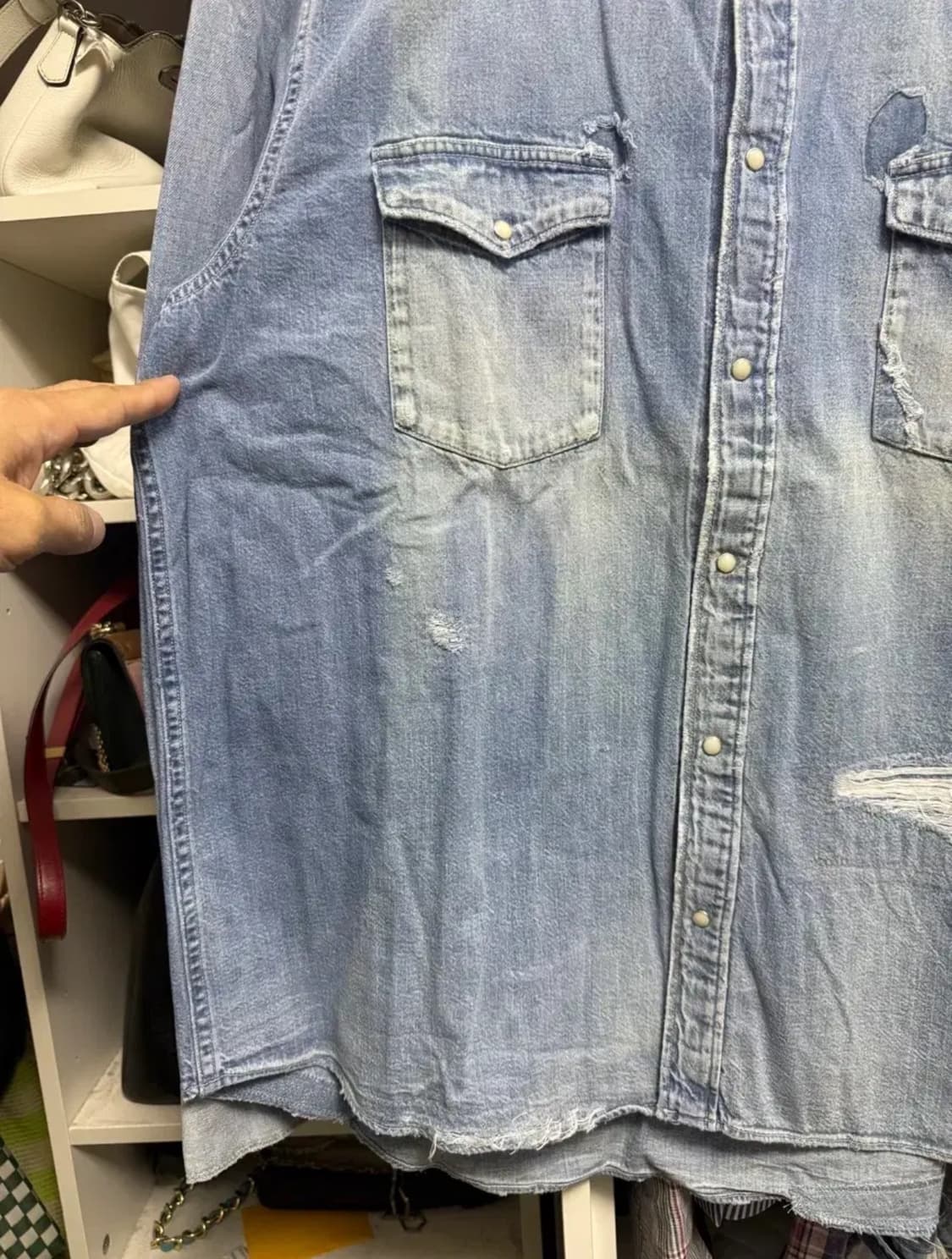 [4]비즈빔 24SS 소셜 스컬프처 데님 셔츠 크래쉬 상품이미지3