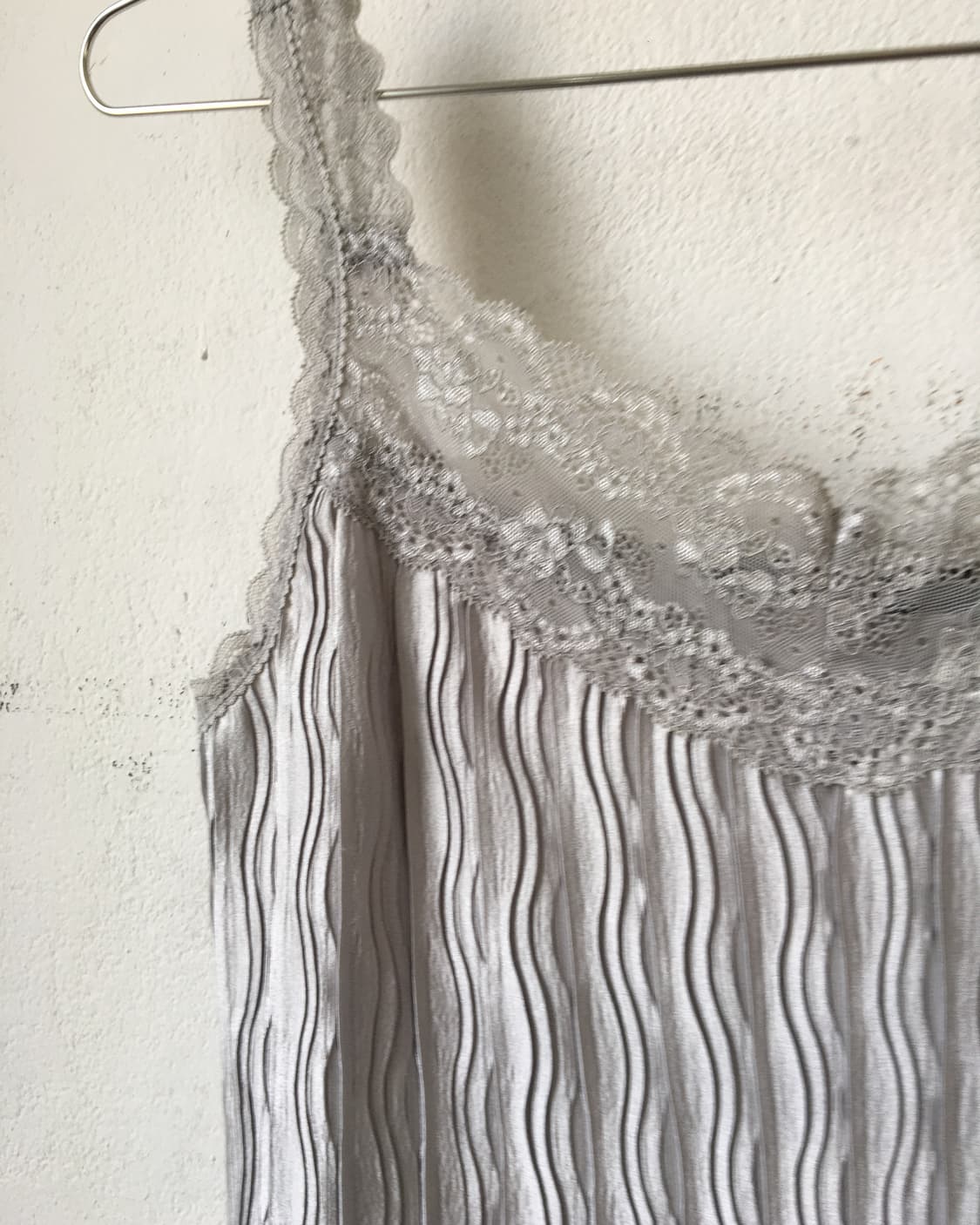 Lace trimming pleats sleeveless 상품이미지3