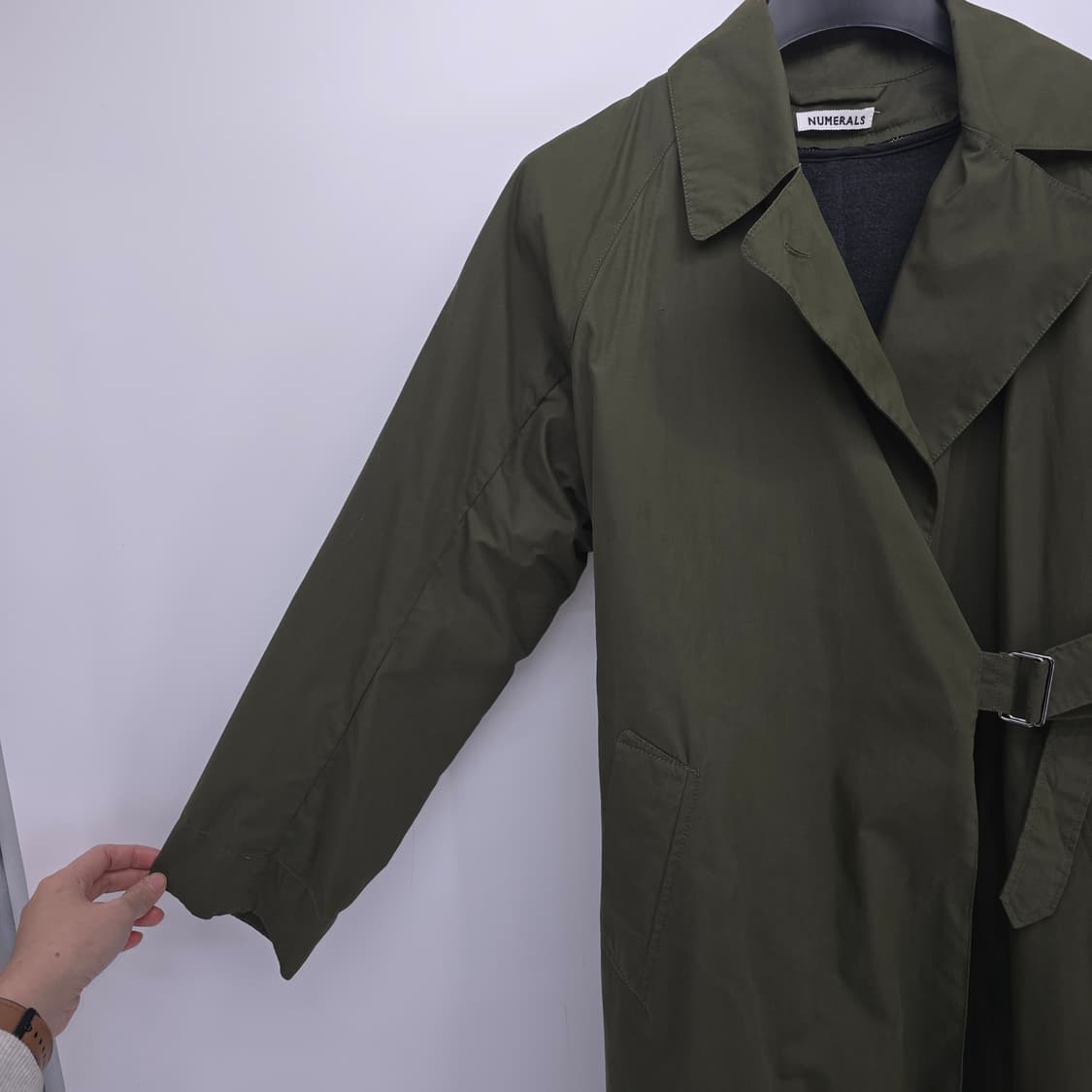 NUMERALS 미니멀 올리브 트렌치 코트 상품이미지3