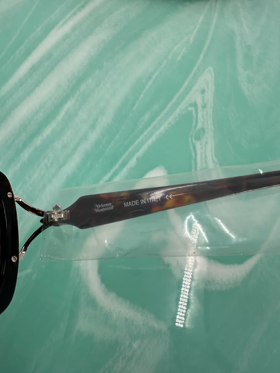 [새상품 무료배송] 비비안웨스트우드 선글라스 케이스포함 상품이미지4