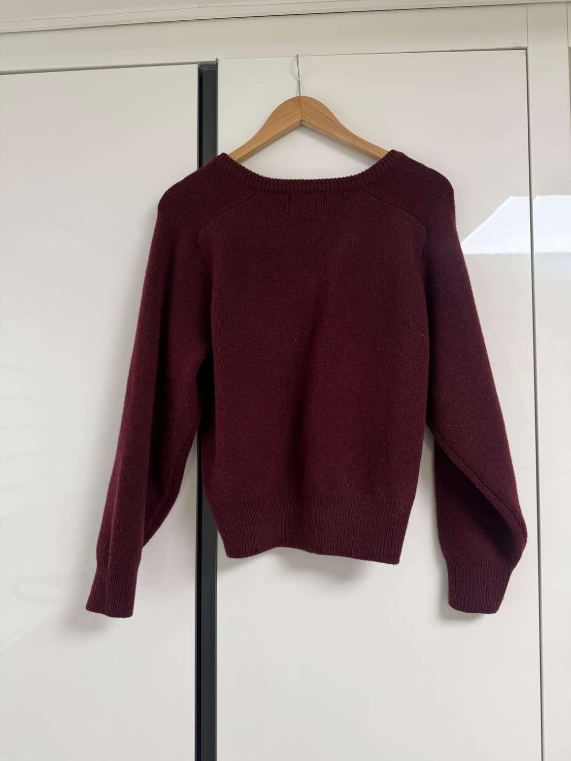 리얼코코 버건디 v넥니트 상품이미지7