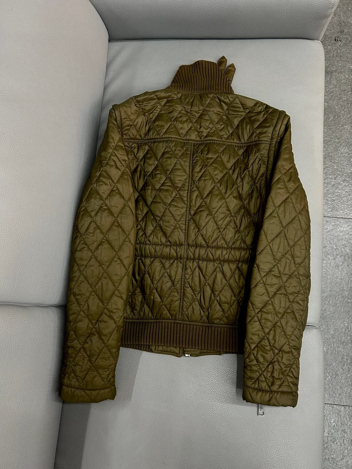 버버리 퀼팅 올리브카키 자켓(S) 상품이미지5