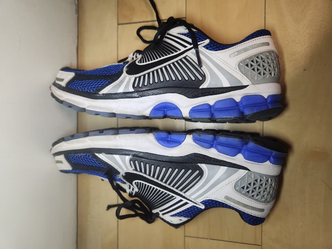 (255)나이키 줌 보메로 5 화이트 레이서 블루 블랙 상품이미지5