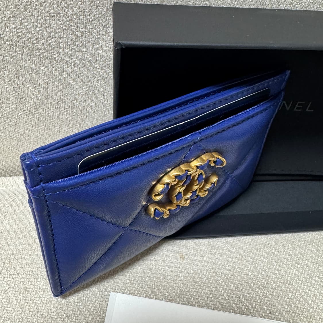 샤넬19 카드홀더 다크블루 내장칩 새제품 상품이미지4