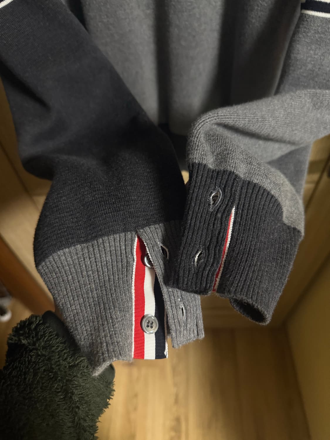 톰브라운 밀라노스티치 암밴드 펀믹스 니트 4 상품이미지5