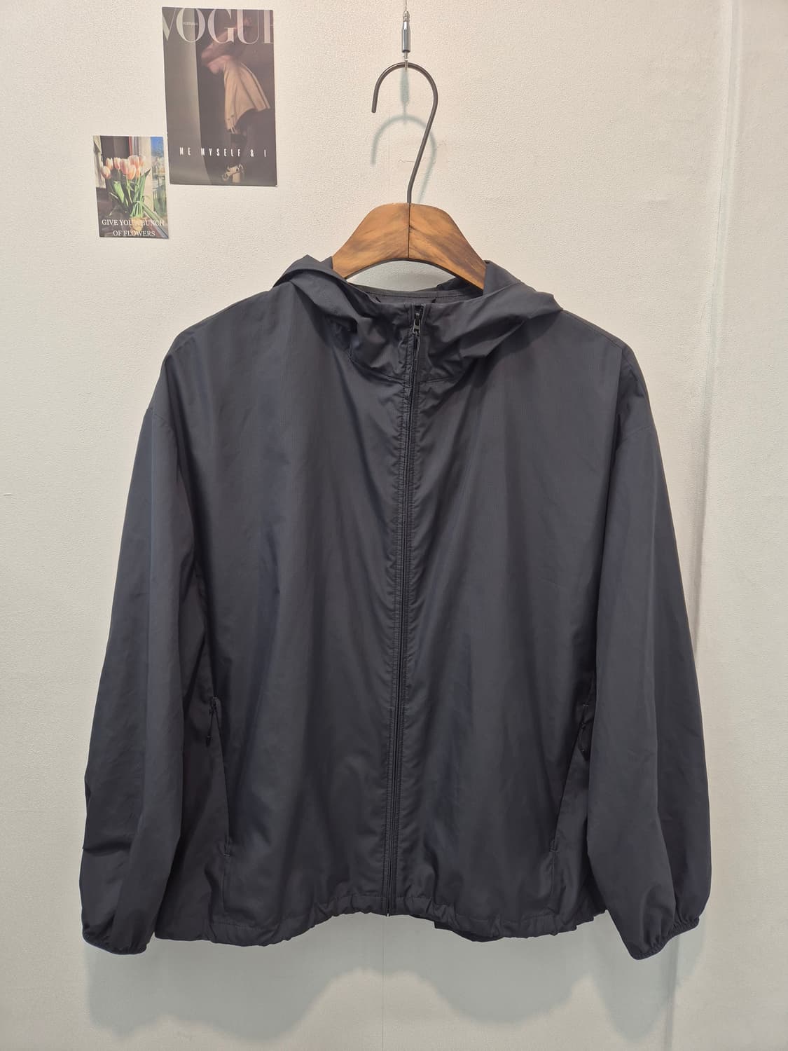 유니클로 바람막이 M 
사이즈   상품이미지1