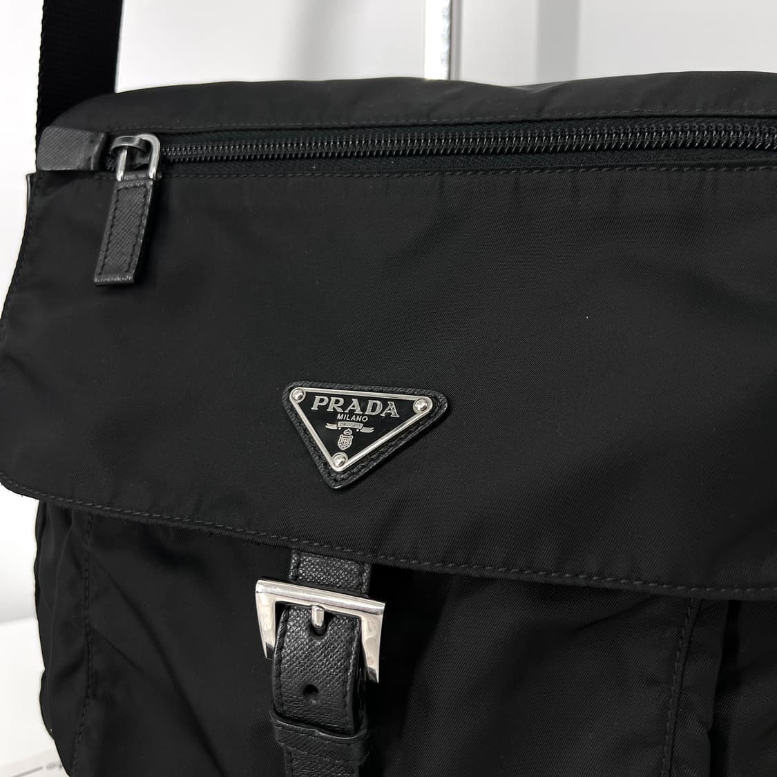 [감정완료] 프라다 나일론 삼각로고 메신저백 크로스백 블랙 상품이미지4