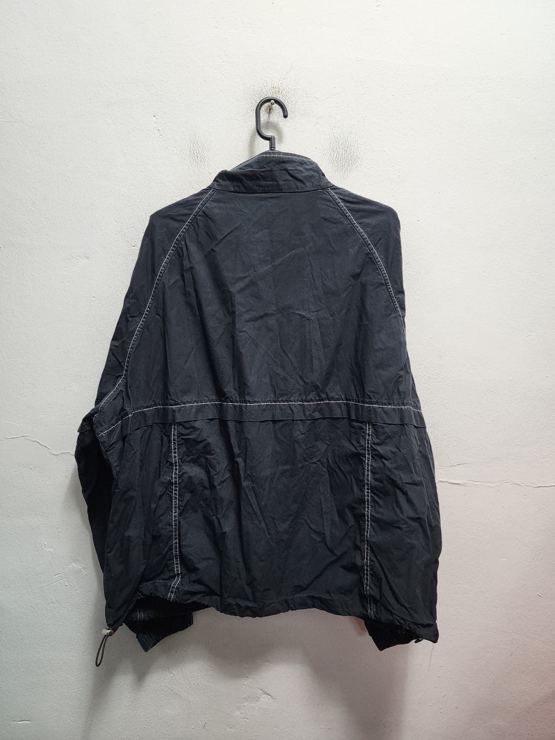 oioi 스티치 디테일 바람막이  상품이미지2