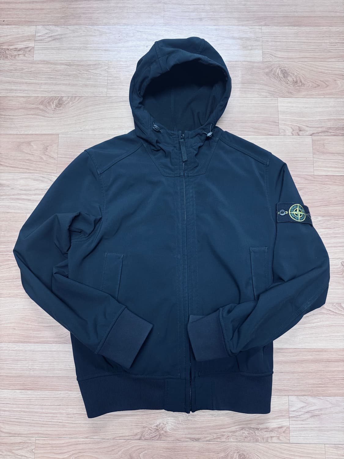 스톤아일랜드 소프트쉘 후드집업 블랙 M 상품이미지1