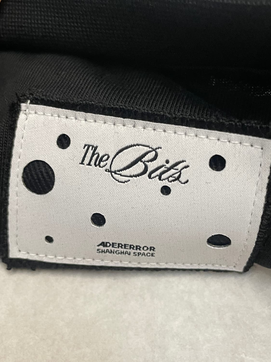 아더에러 상하이 스페이스 강아지 발자국 반팔티셔츠 상품이미지4