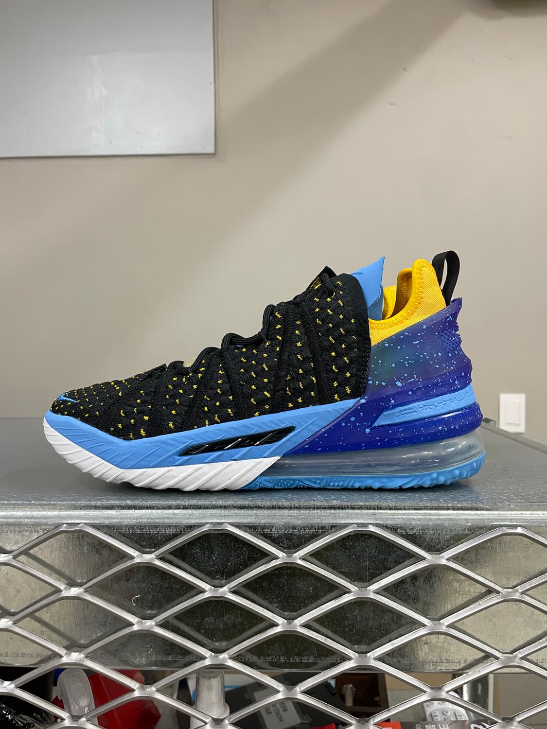 나이키 르브론 18 다이너스티 255 상품이미지1