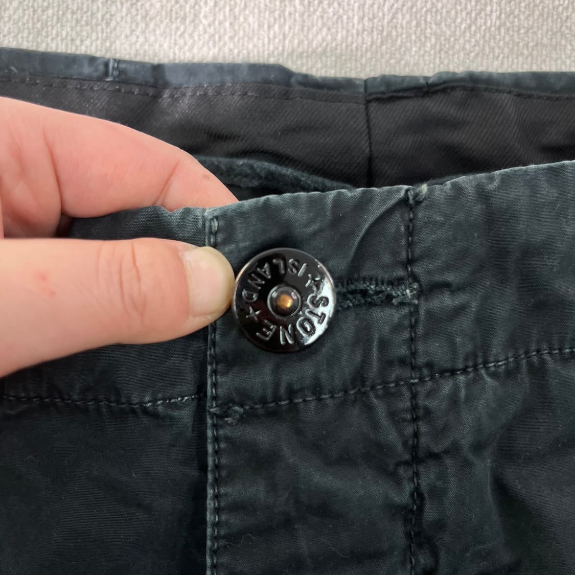 28 스톤아일랜드 워시드 와펜 카고 팬츠 상품이미지3