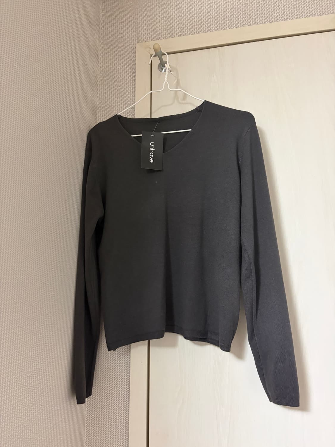 (새상품)딥브라운 여성 V넥 니트 상품이미지1