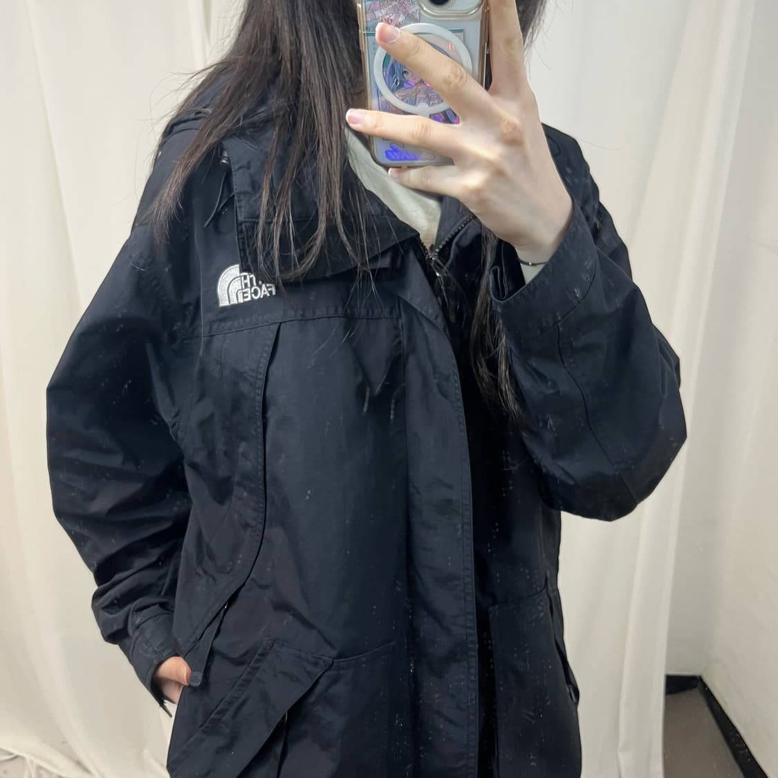 The North Face black windbreaker 상품이미지3