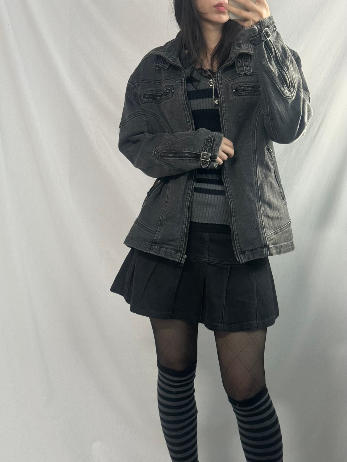 벨티드 디테일 하이넥 데님 자켓 상품이미지3
