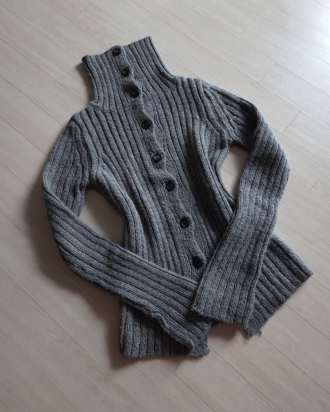 알파카 하이넥 슬림핏 가디건 상품이미지1