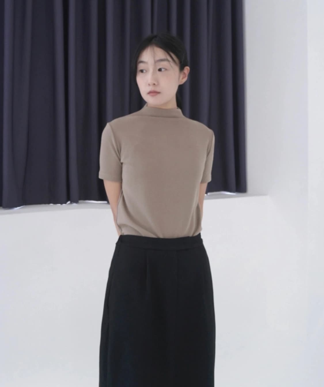 에프터먼데이 드무어 레이온 모크넥 탑 상품이미지3