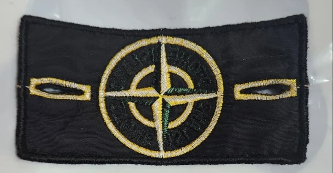 [정품]
스톤아일랜드 와펜 패치기본 블랙입니다 새상품급  상품이미지2