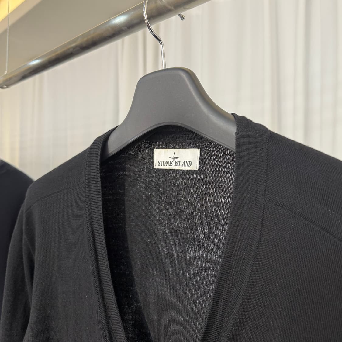 (2XL) 스톤아일랜드 511C4 라이트 울 니트 가디건 블랙 상품이미지3
