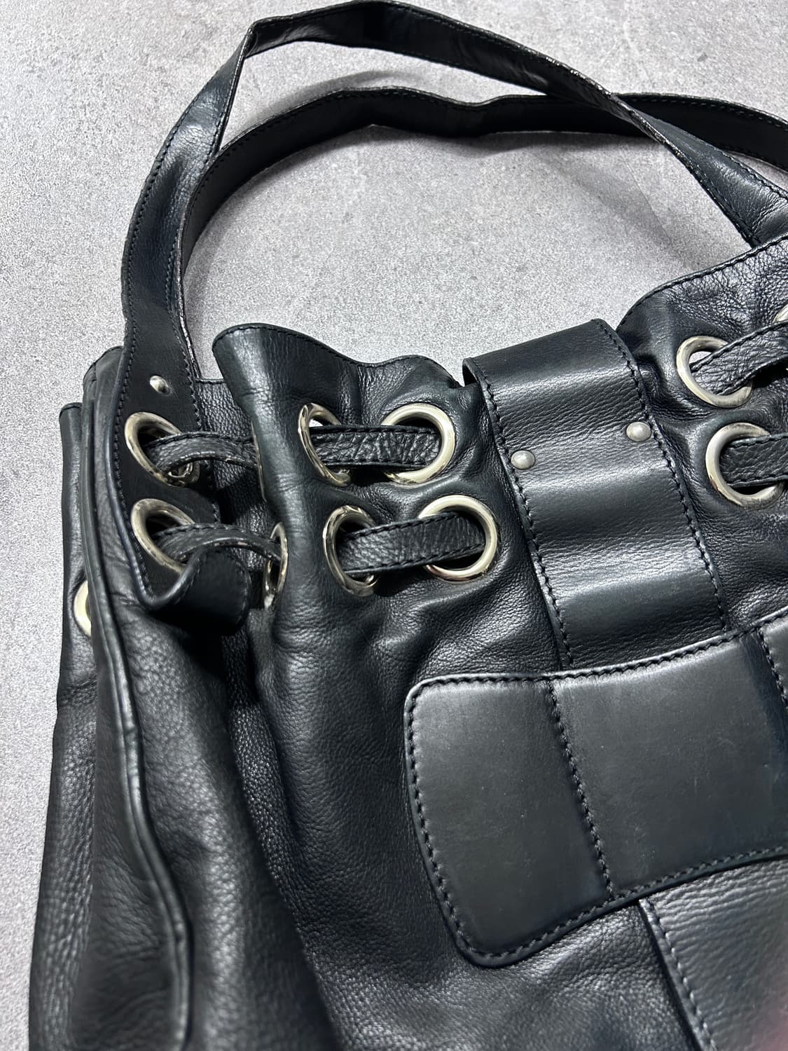 지미추 아일렛 레더 링 백 상품이미지5