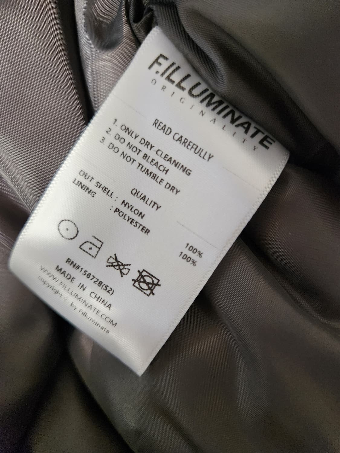 필루미네이트 오버핏 패딩점퍼 M

오염 하자없이 깨끗해요^^

세탁해뒀어 상품이미지7