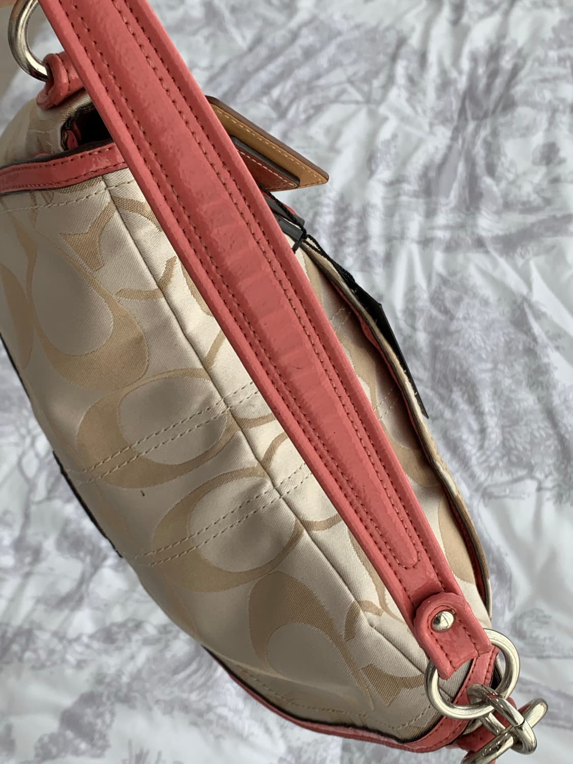 💗 Coach 히메갸루 핑크 아이보리 버클 숄더백 상품이미지4