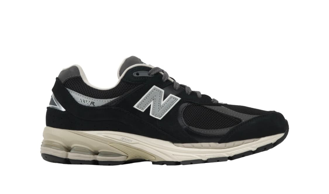 뉴발란스 2002R 블랙 운동화 상품이미지1
