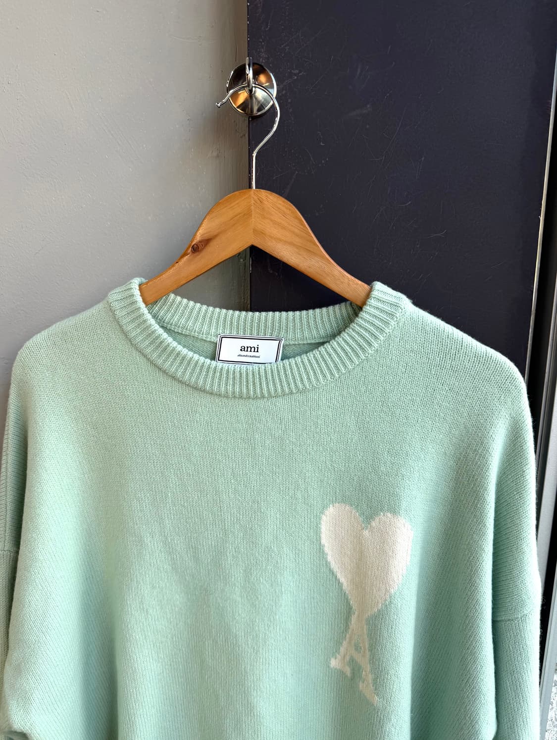 .S/ 아미 빅로고 하트 스웻 니트 상품이미지3