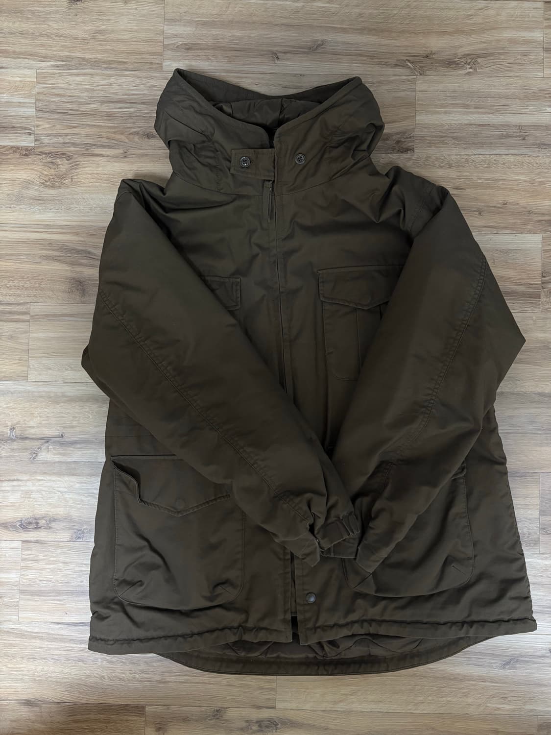 UNIQLO x 엔지니어드 가먼츠 퍼프테크 유틸리티 자켓 상품이미지1