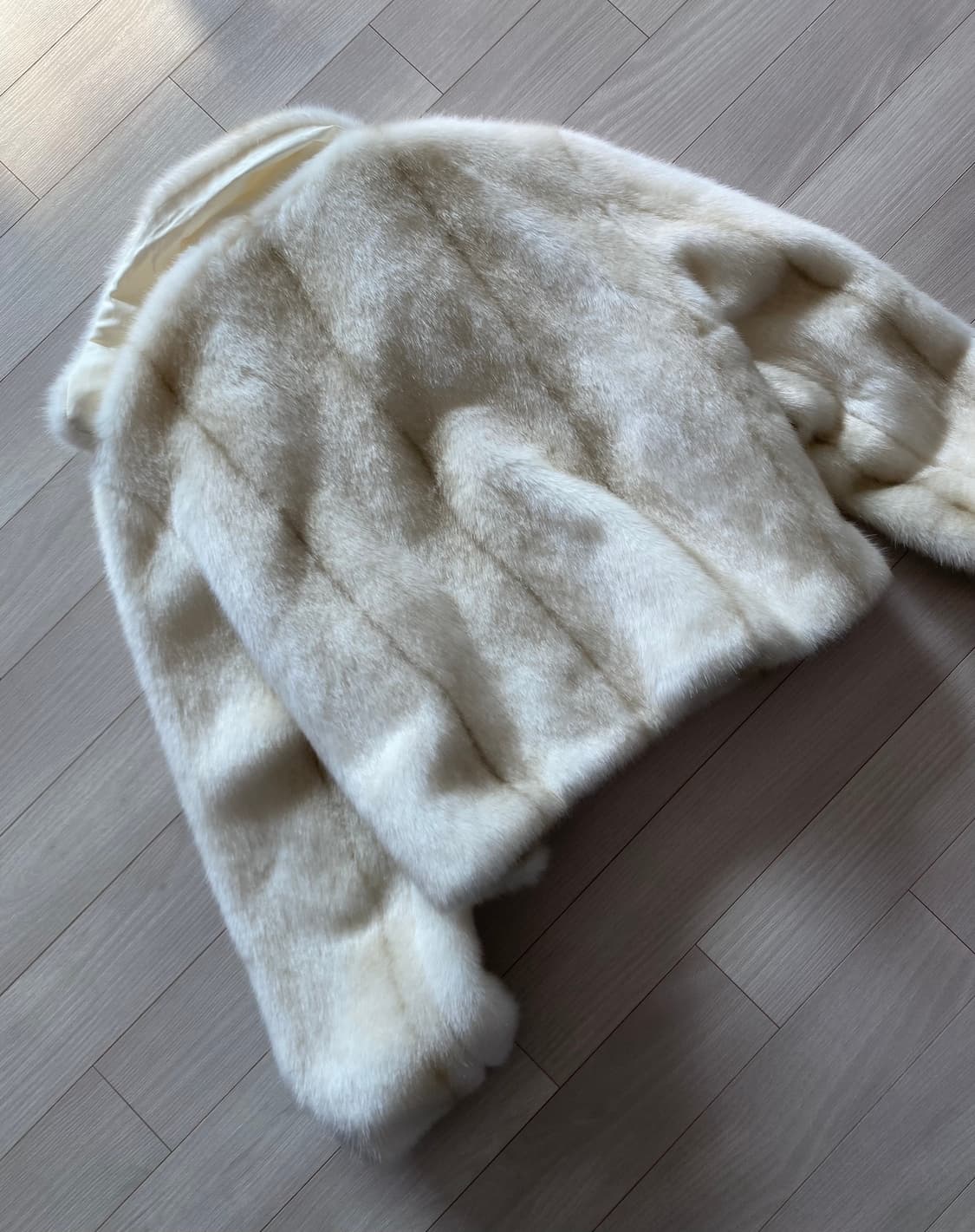 화이트 크롭 퍼자켓 상품이미지6