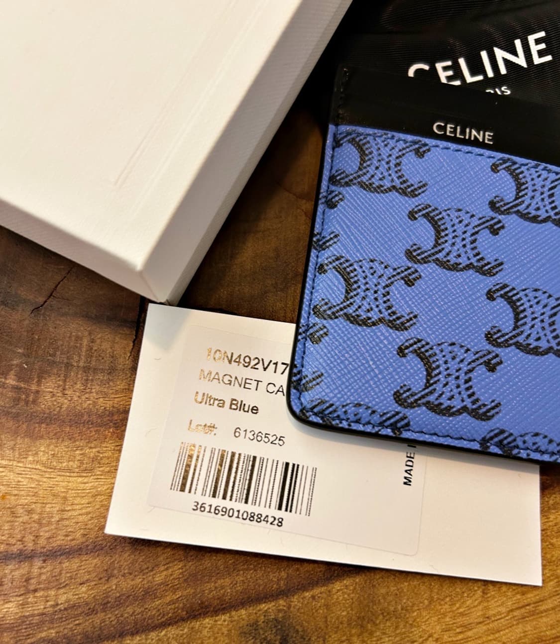 셀린느 마그넷 카드지갑 맥세이프 울트라 블루 10N492V17 07QI 상품이미지5