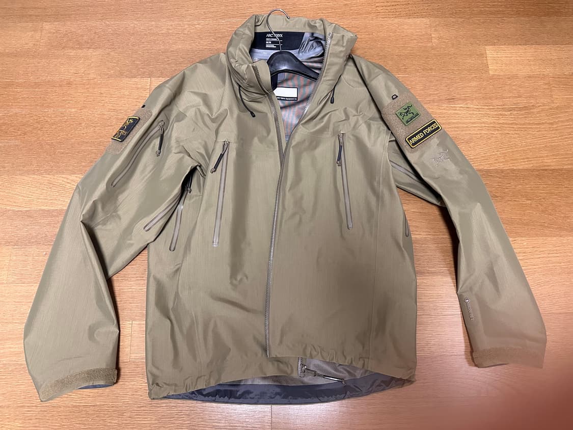 아크테릭스 리프 알파 젠2 크로커다일 M팝니다. 상품이미지1