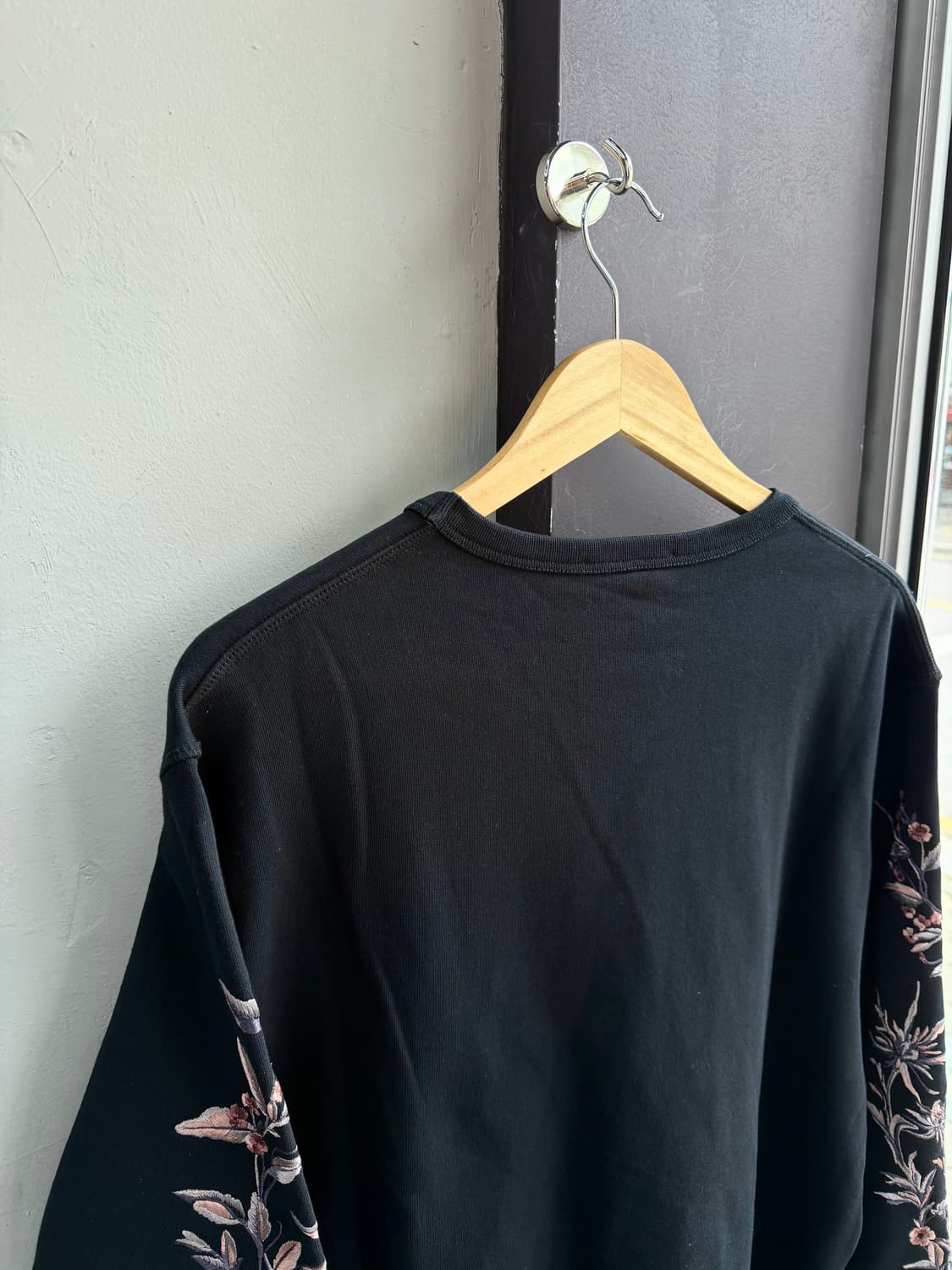 XL/ 알렉산더맥퀸 페가수스 자수 맨투맨(새상품) 상품이미지9