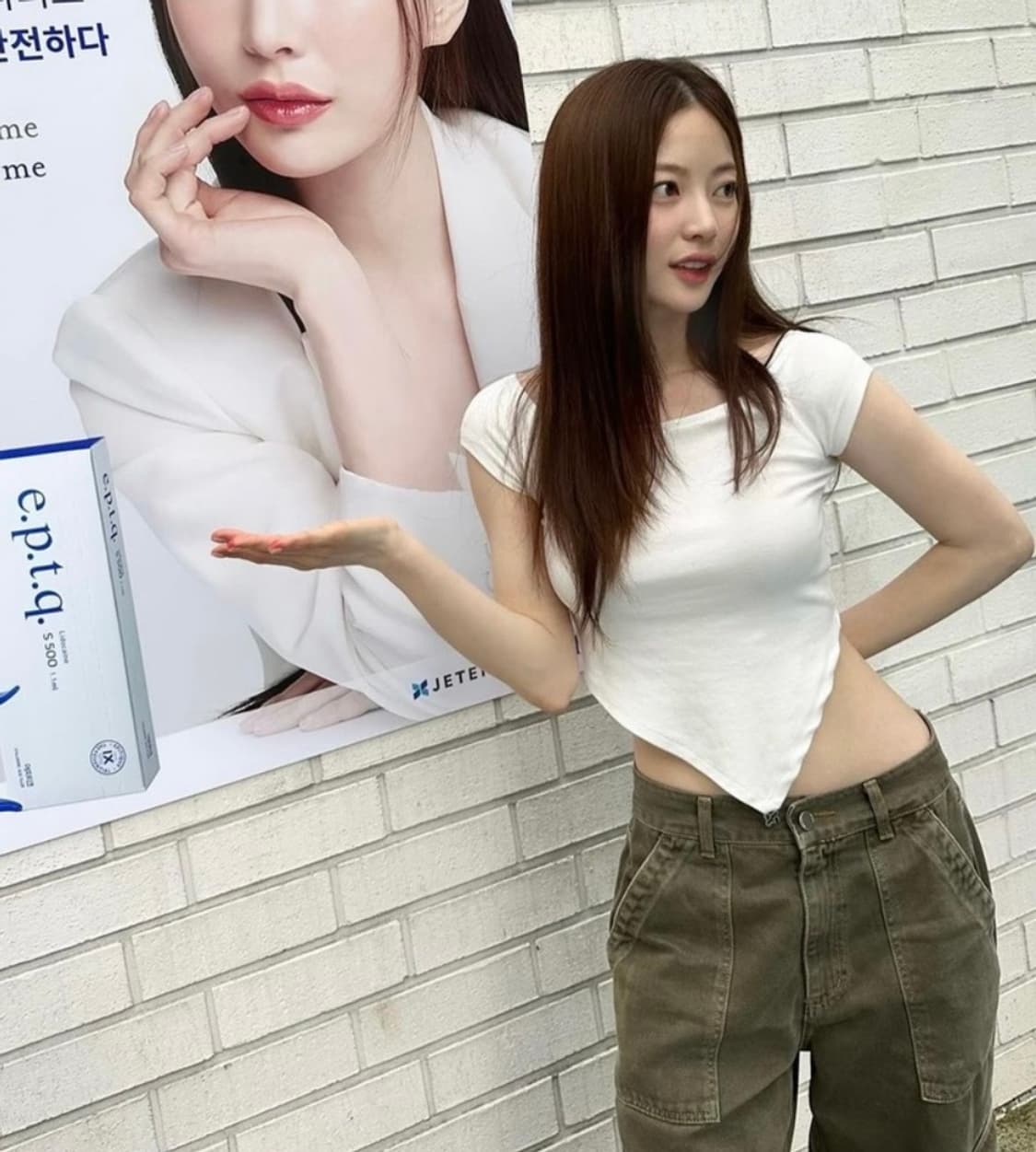 글로니  VALEN V-CUT TEE black 상품이미지6