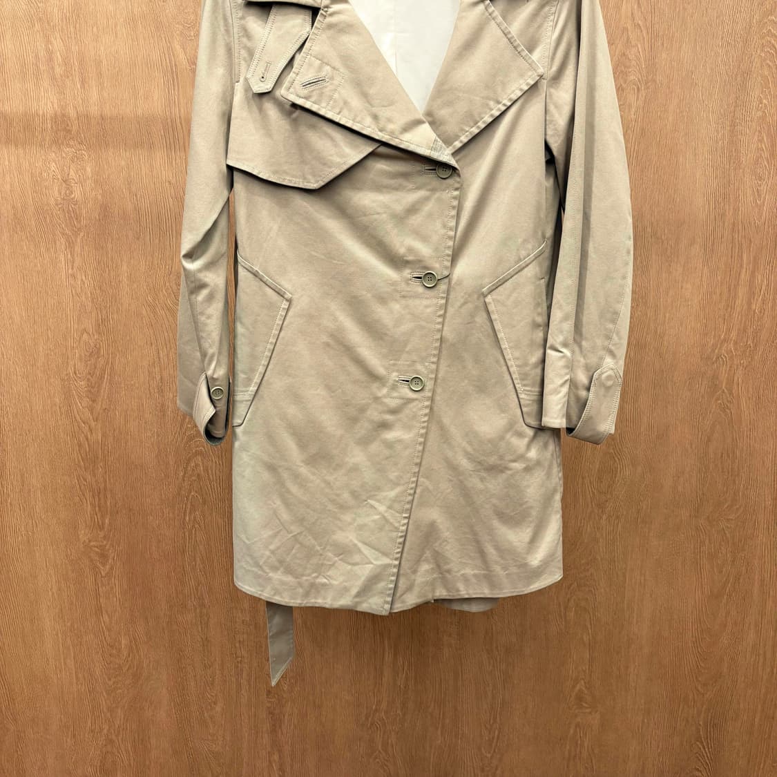 시스템 트렌치 미디 코트 언밸런스 프론트 허리 스트랩 슬릿 디테일 베이지 상품이미지5