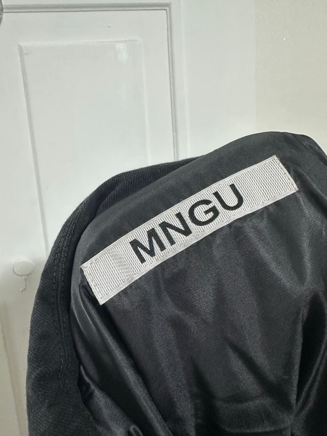 엠엔지유 MNGU 오버사이즈드 패디드 트러커자켓 상품이미지3