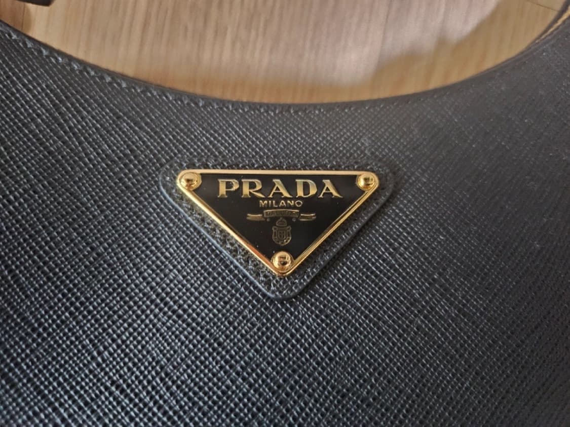 프라다 리에디션 사피아노 가죽백 상품이미지6