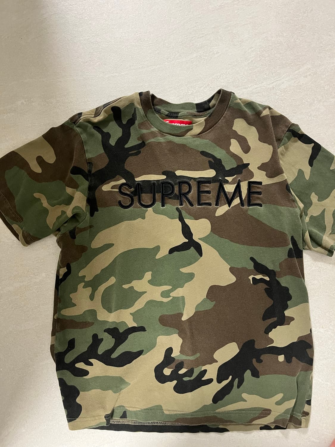 슈프림 카모 캐피탈 숏슬리브 반팔 티셔츠 상품이미지1