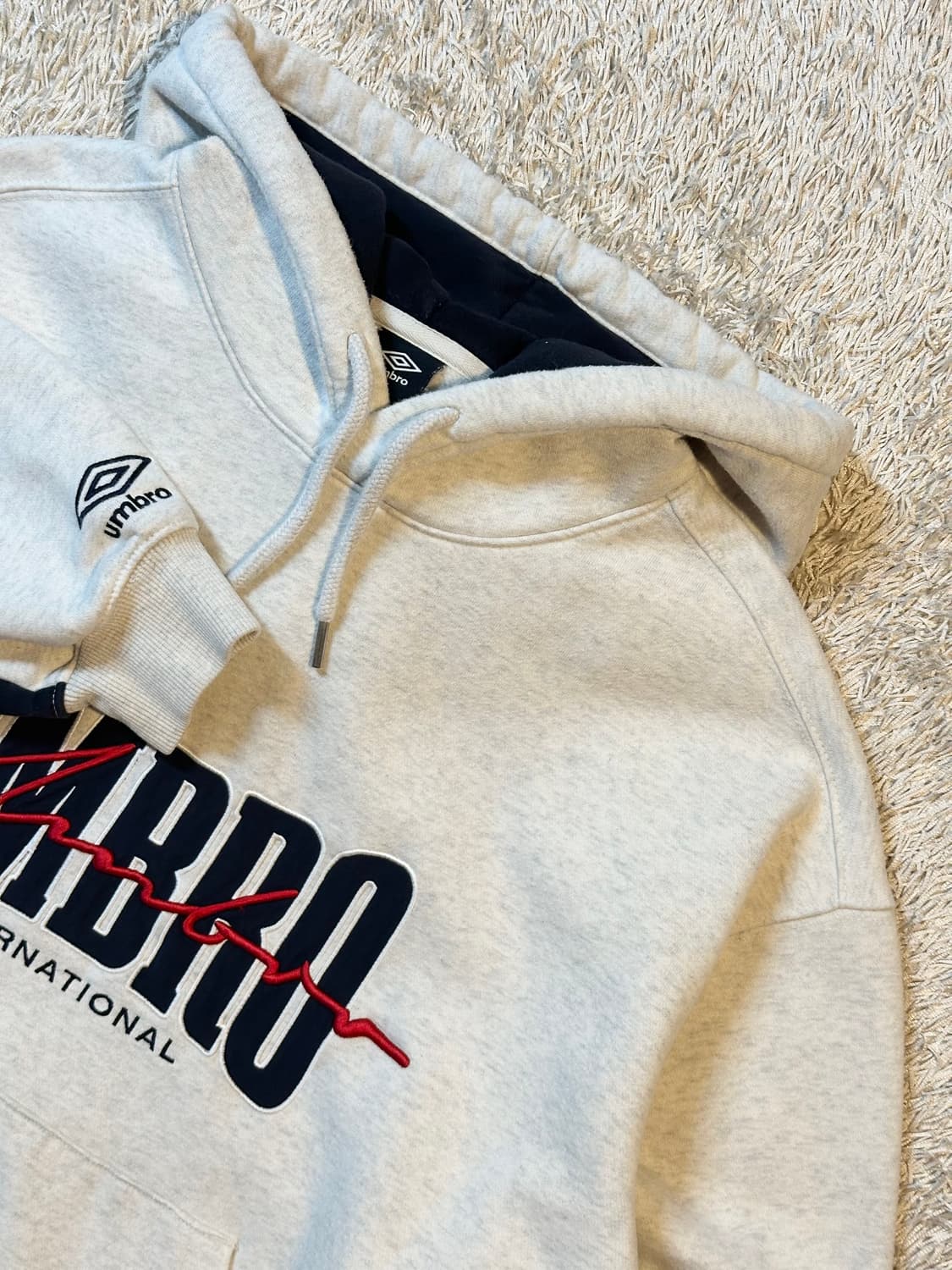 엄브로 UMBRO 기모 레터링 후드티 아이보리 상품이미지2