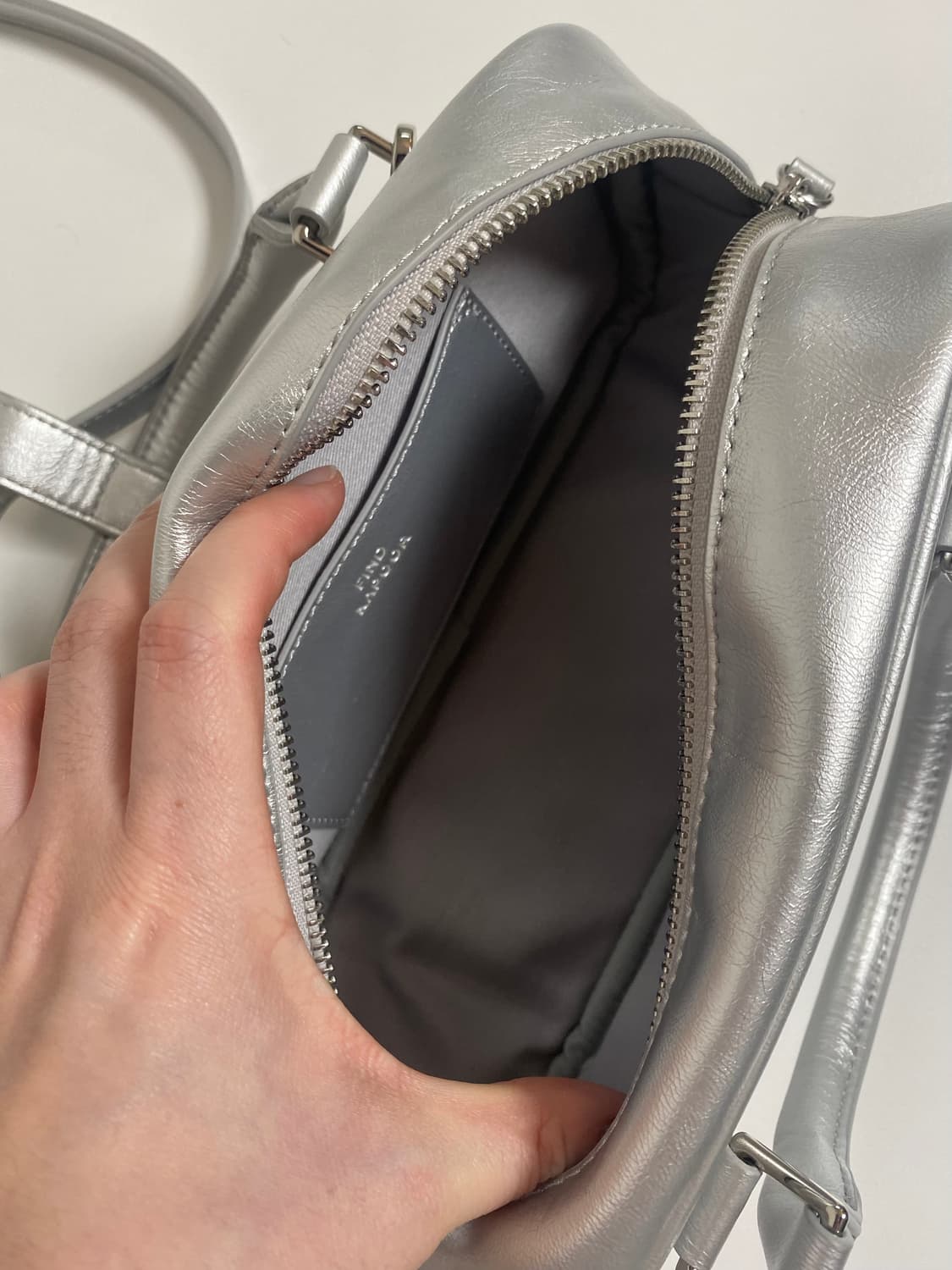 파인드카푸어 하트블록 크로스백 상품이미지4